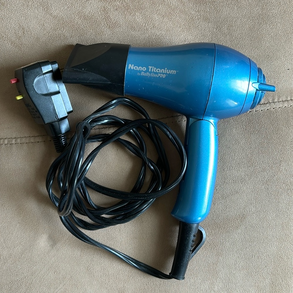 BaBylissPRO hair dryer Nano Titanium Travel size with ionic technology